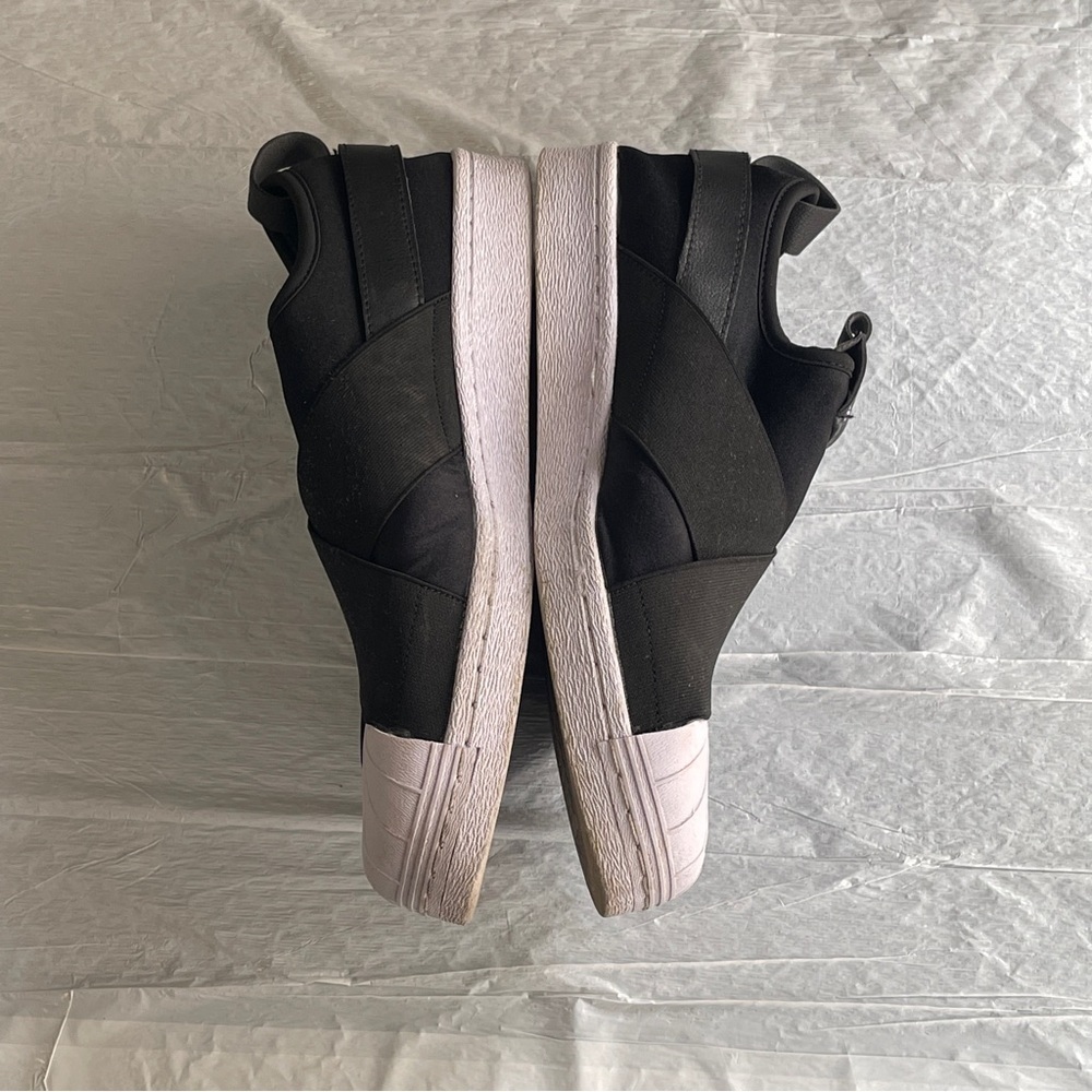 Adidas sneakers size 11 - Picture 4 of 5